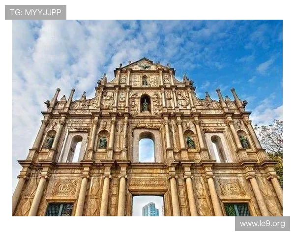 澳门百老汇项目在澳门旅游业中的地位与影响力，推动区域经济持续繁荣发展